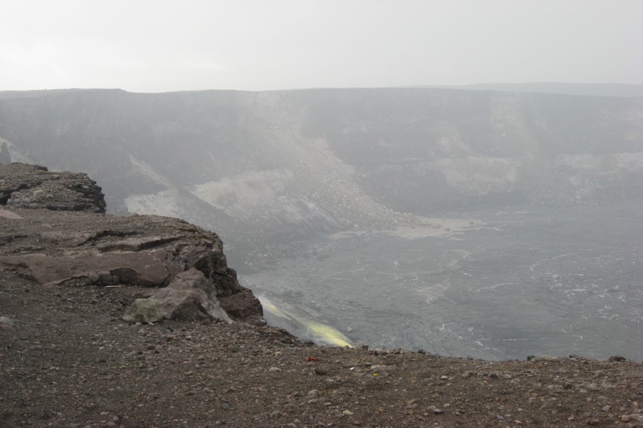 ../image/volcano - keanakako'i crater 4.jpg